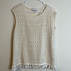 Chaus New York Medium Sleeveless Ivory Cream Knitted Fringe Hem Blouse